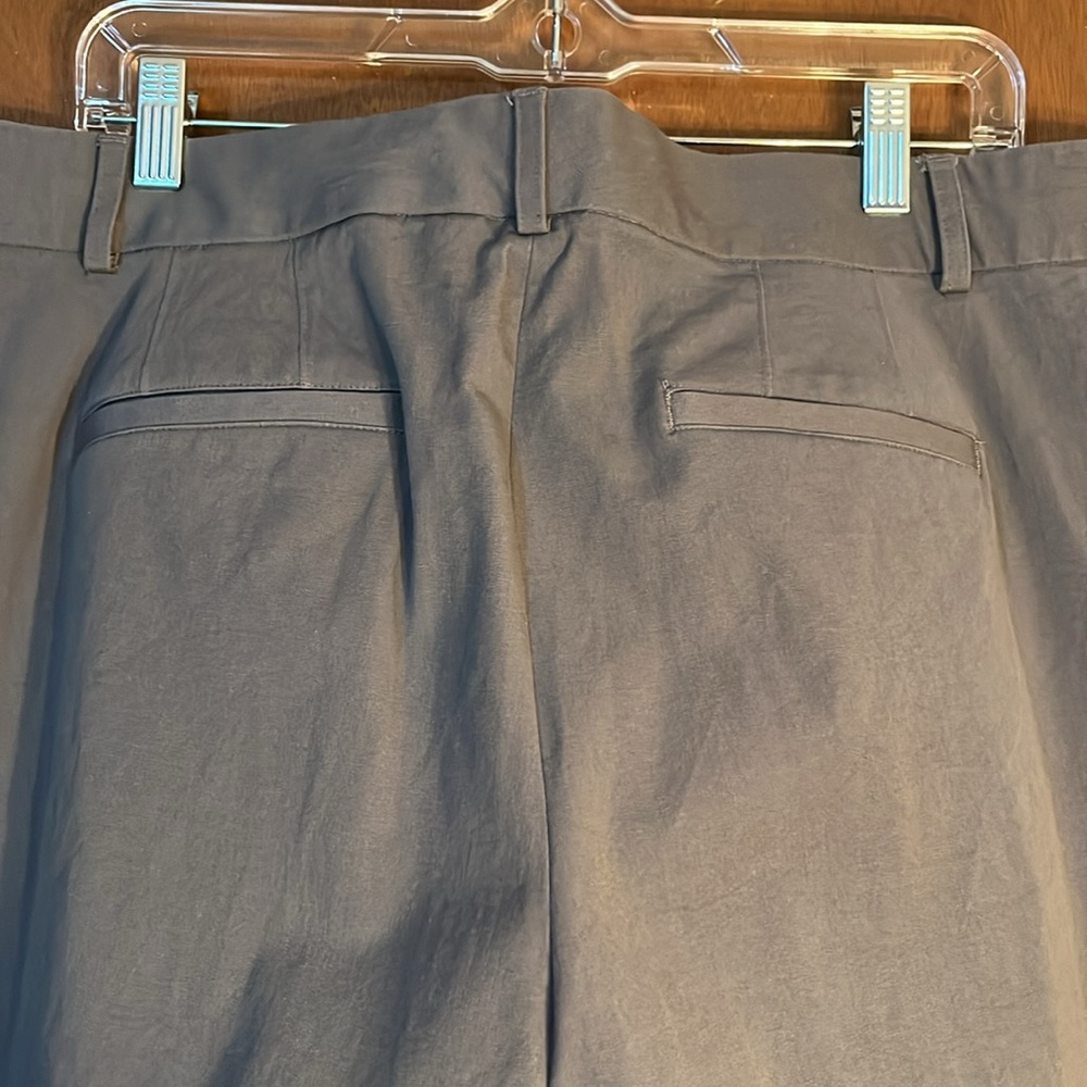 NWOT Grey ladies Crown and Ivy Cary ankle length dress pants with stretch - Picture 4 of 9